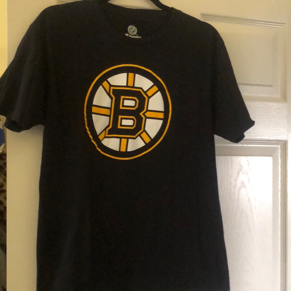 Boston Bruins Medium T-shirt new without tags.